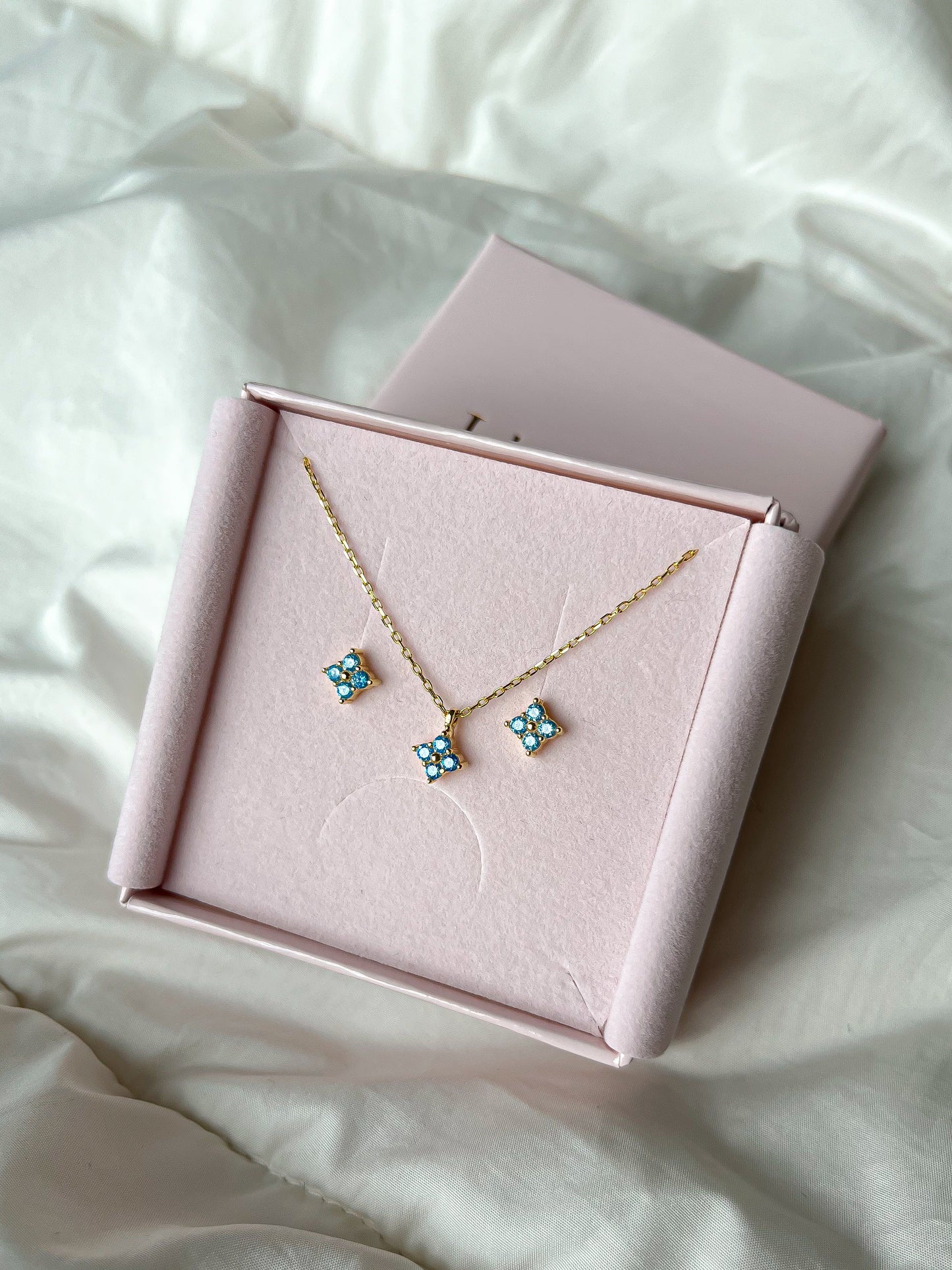 Aquamarine Zircon Flower Necklace